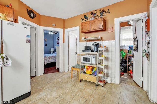 752 S Broad St, Elizabeth City, NJ 07202