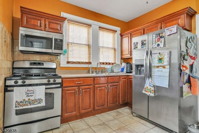 752 S Broad St, Elizabeth City, NJ 07202