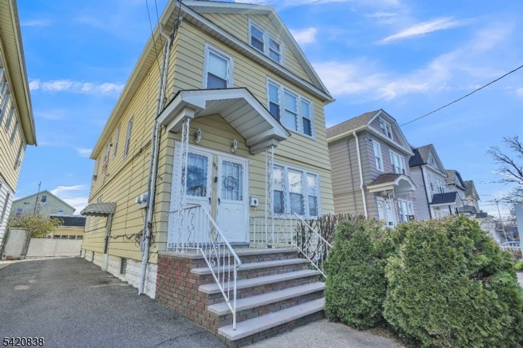752 S Broad St, Elizabeth City, NJ 07202