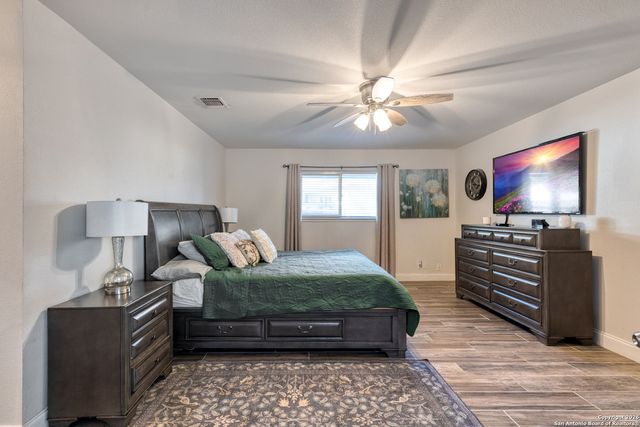 614 Moorside, Windcrest, TX 78239