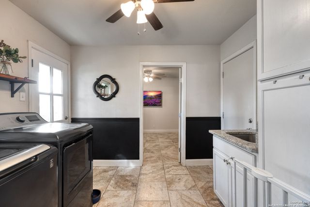 614 Moorside, Windcrest, TX 78239