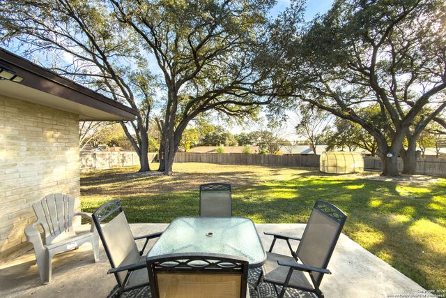 614 Moorside, Windcrest, TX 78239