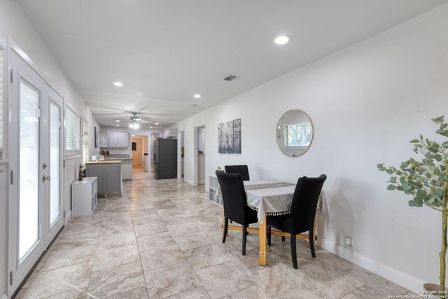 614 Moorside, Windcrest, TX 78239