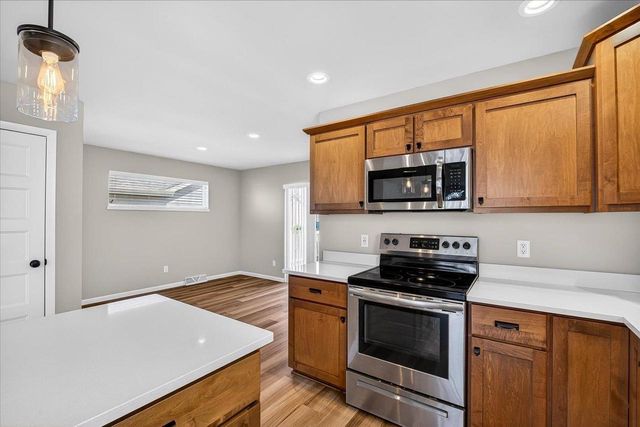 1231 Early Twilight Way, Verona, WI 53593
