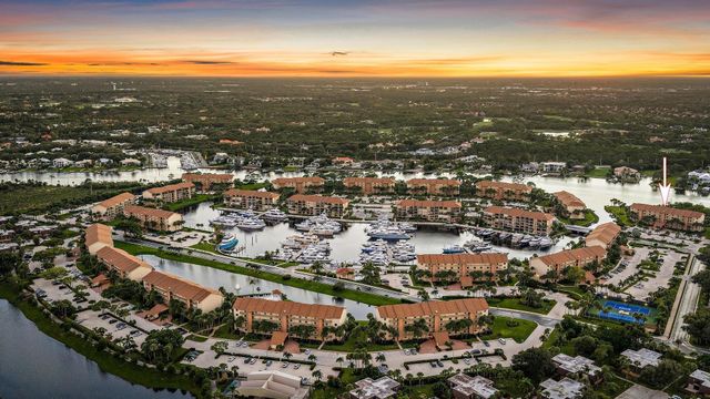 1701 Marina Isle Way 202, Jupiter, FL 33477