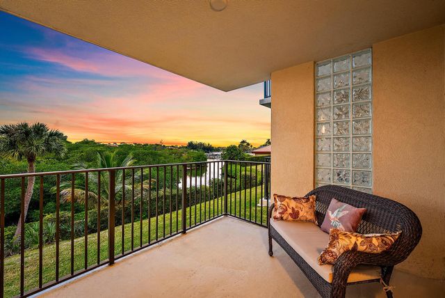 1701 Marina Isle Way 202, Jupiter, FL 33477