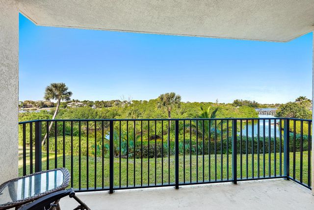1701 Marina Isle Way 202, Jupiter, FL 33477