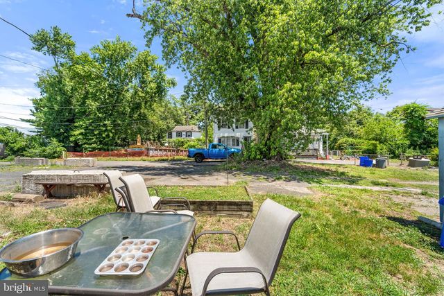 516 S BROADWAY, Gloucester City, NJ 08030