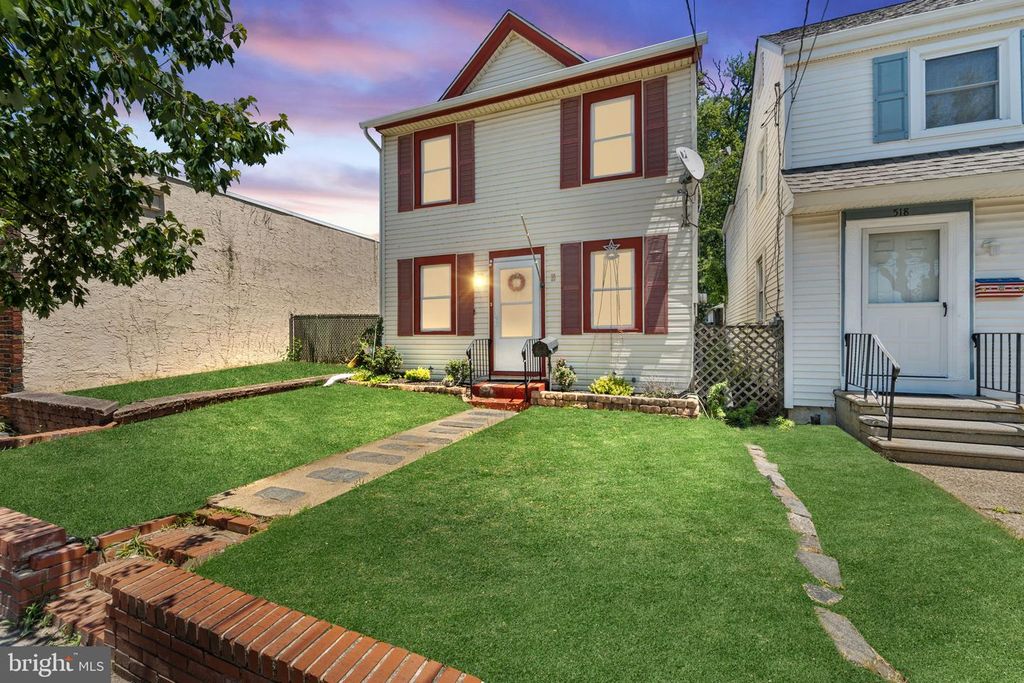 516 S BROADWAY, Gloucester City, NJ 08030