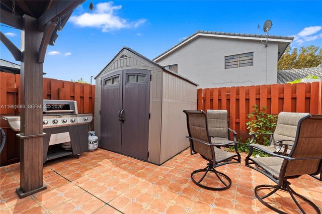 10908 NW 7th St 403, Miami, FL 33172