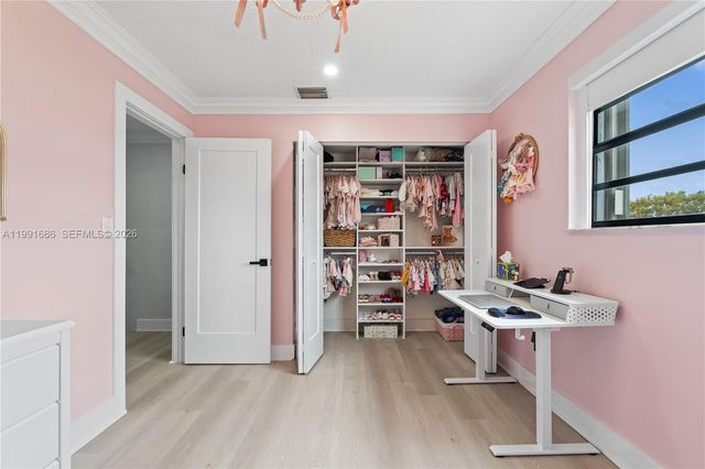 10908 NW 7th St 403, Miami, FL 33172