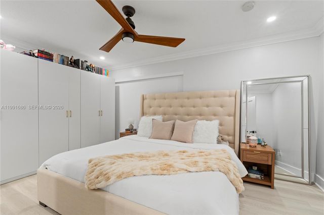 10908 NW 7th St 403, Miami, FL 33172