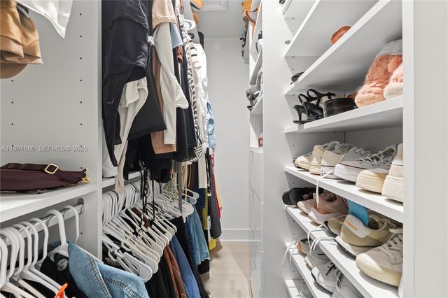 10908 NW 7th St 403, Miami, FL 33172