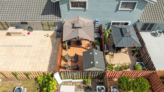 10908 NW 7th St 403, Miami, FL 33172