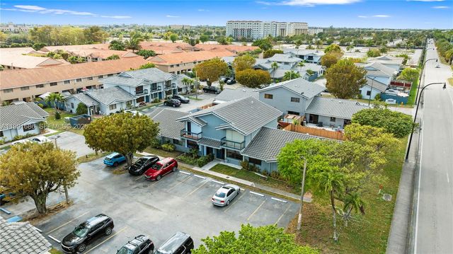 10908 NW 7th St 403, Miami, FL 33172