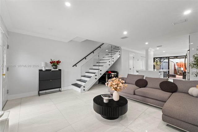 10908 NW 7th St 403, Miami, FL 33172