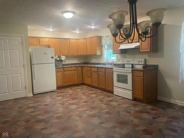 9741 Cooper Road, Gosport, IN 47433