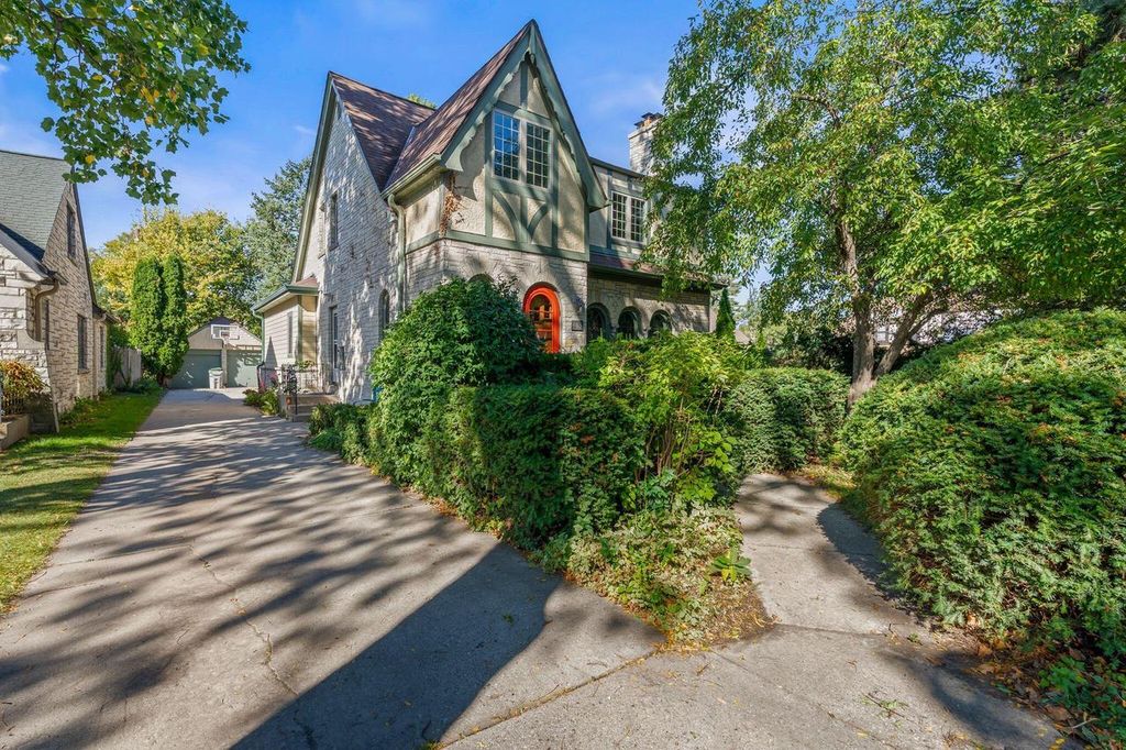 463 N Story PARKWAY, Milwaukee, WI 53208