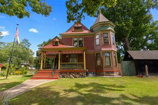 1401 Greenwood Avenue, Jackson, MI 49203