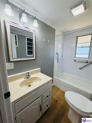 717 Chandler Avenue, Radcliff, KY 40160