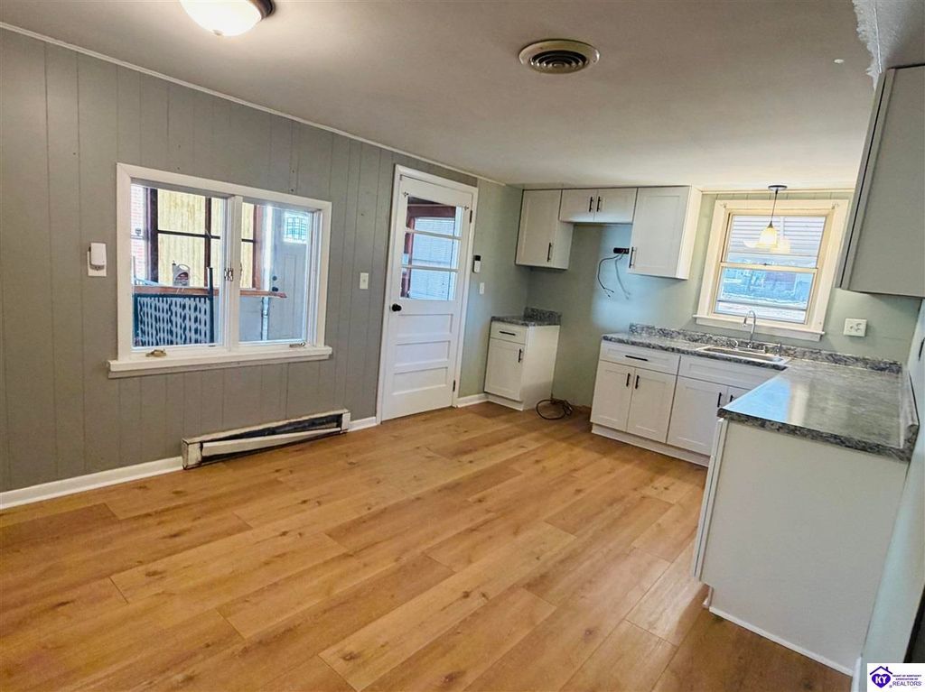 717 Chandler Avenue, Radcliff, KY 40160