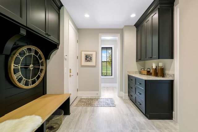 3941 White Oak Lane, Chanhassen, MN 55331