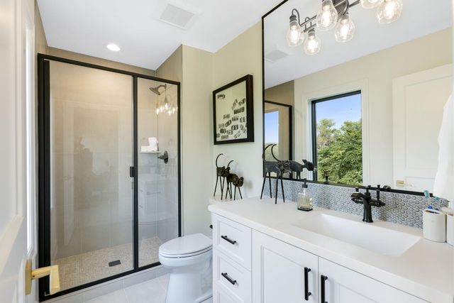 3941 White Oak Lane, Chanhassen, MN 55331