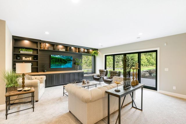 3941 White Oak Lane, Chanhassen, MN 55331