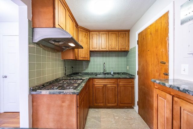 354 Market St 9, Boston, MA 02135