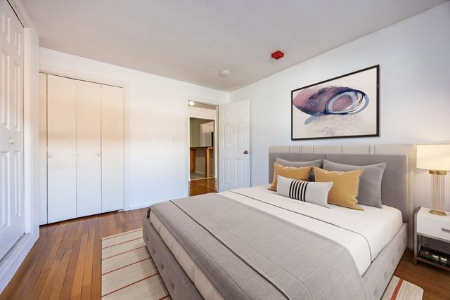 354 Market St 9, Boston, MA 02135