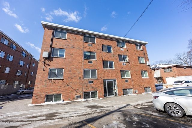 354 Market St 9, Boston, MA 02135