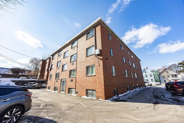 354 Market St 9, Boston, MA 02135