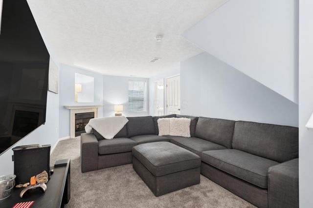 2668 Sawmill Reserve Drive, Powell, OH 43065