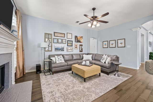 8608 Twisted Oaks Way, North Richland Hills, TX 76182