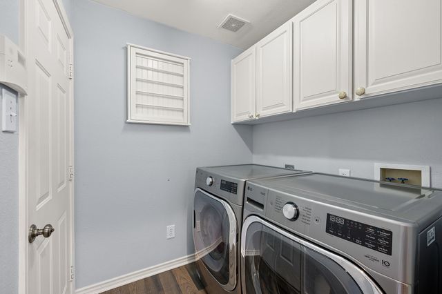 8608 Twisted Oaks Way, North Richland Hills, TX 76182