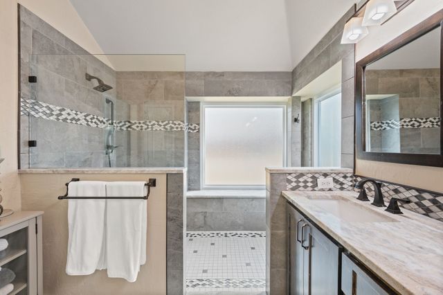 8608 Twisted Oaks Way, North Richland Hills, TX 76182