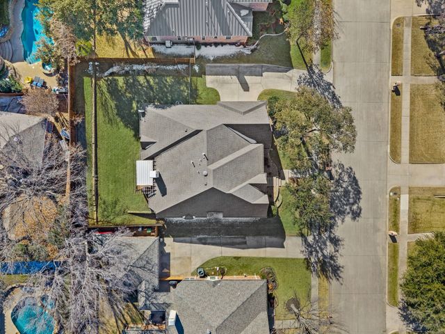 8608 Twisted Oaks Way, North Richland Hills, TX 76182