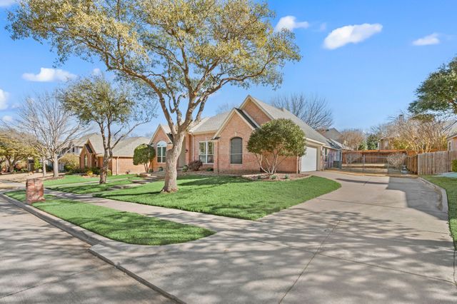 8608 Twisted Oaks Way, North Richland Hills, TX 76182