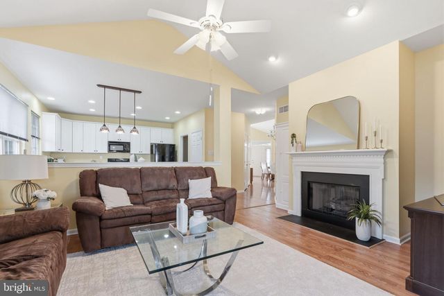 35 ZINNIA WAY, Langhorne, PA 19047