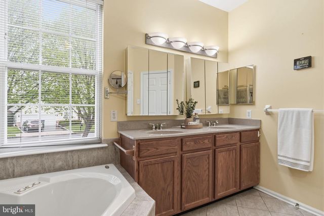 35 ZINNIA WAY, Langhorne, PA 19047