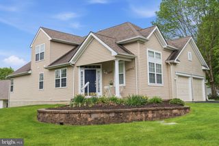 35 ZINNIA WAY, Langhorne, PA 19047