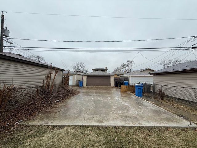 11724 S Loomis Street, Chicago, IL 60643