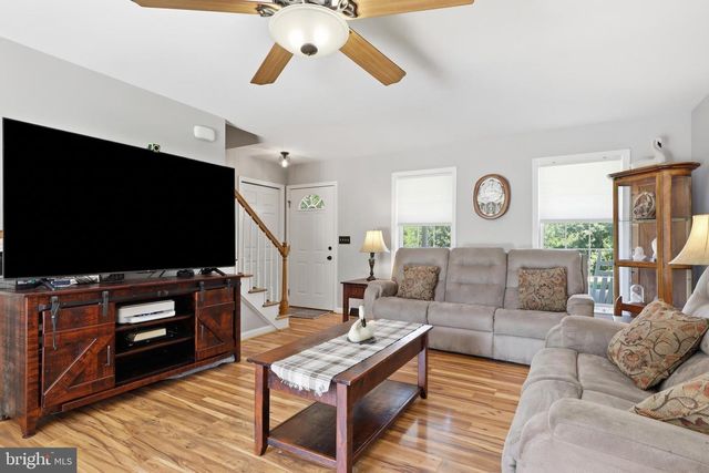 110 PICKERING LN, Nottingham, PA 19362