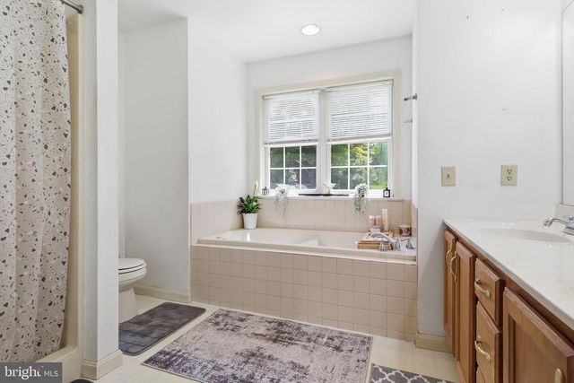 110 PICKERING LN, Nottingham, PA 19362