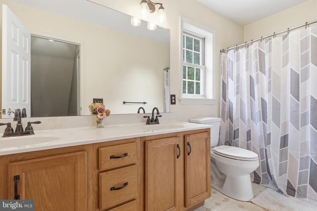 110 PICKERING LN, Nottingham, PA 19362