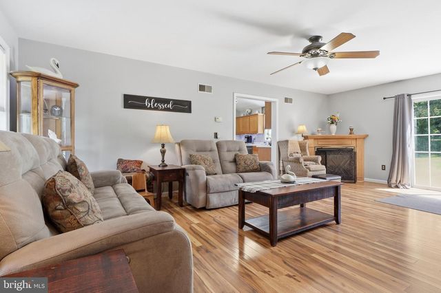 110 PICKERING LN, Nottingham, PA 19362