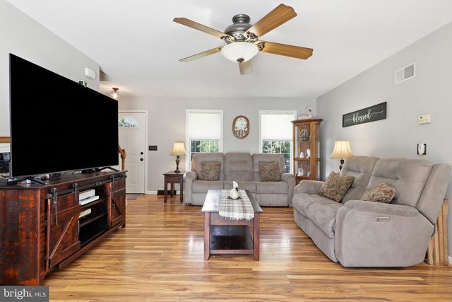 110 PICKERING LN, Nottingham, PA 19362