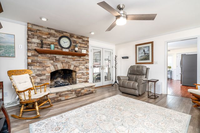 402 Hemingway Dr, Columbia, TN 38401