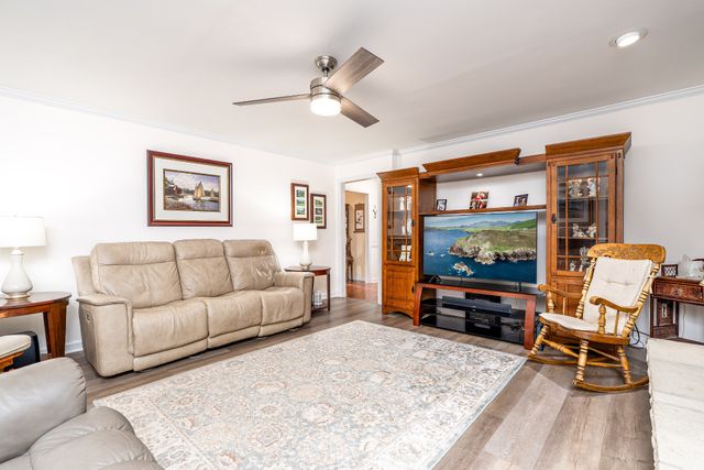 402 Hemingway Dr, Columbia, TN 38401