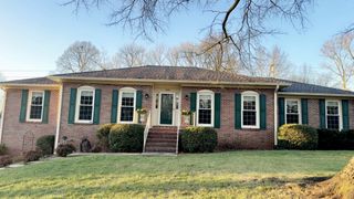 402 Hemingway Dr, Columbia, TN 38401